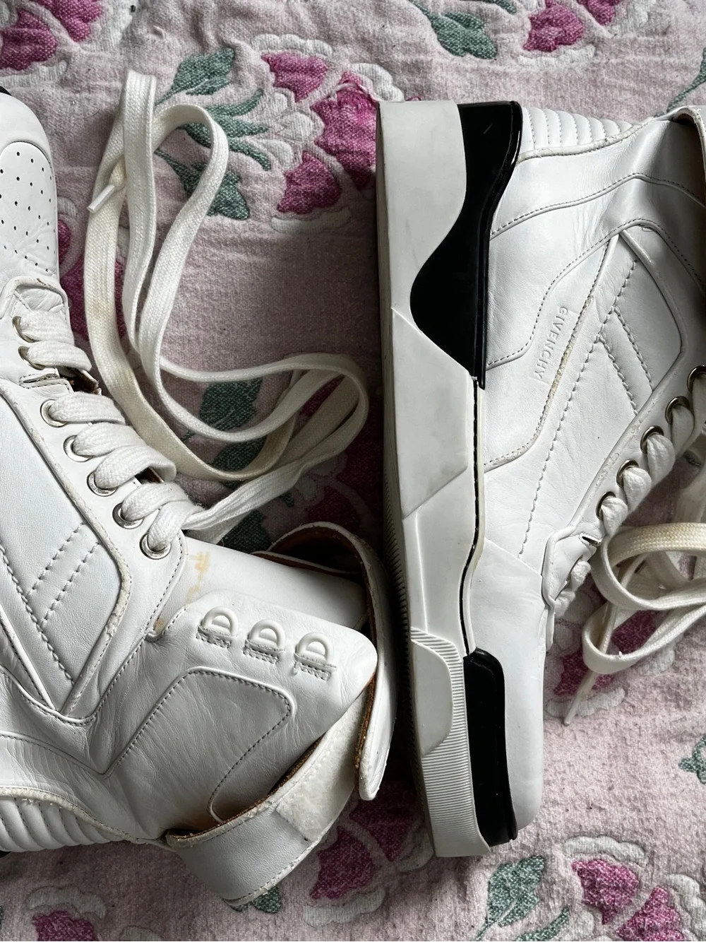 GIVENCHY TYSON High Top Sneakers (FLAWS)